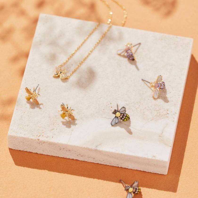 Tiger tree bee earrings