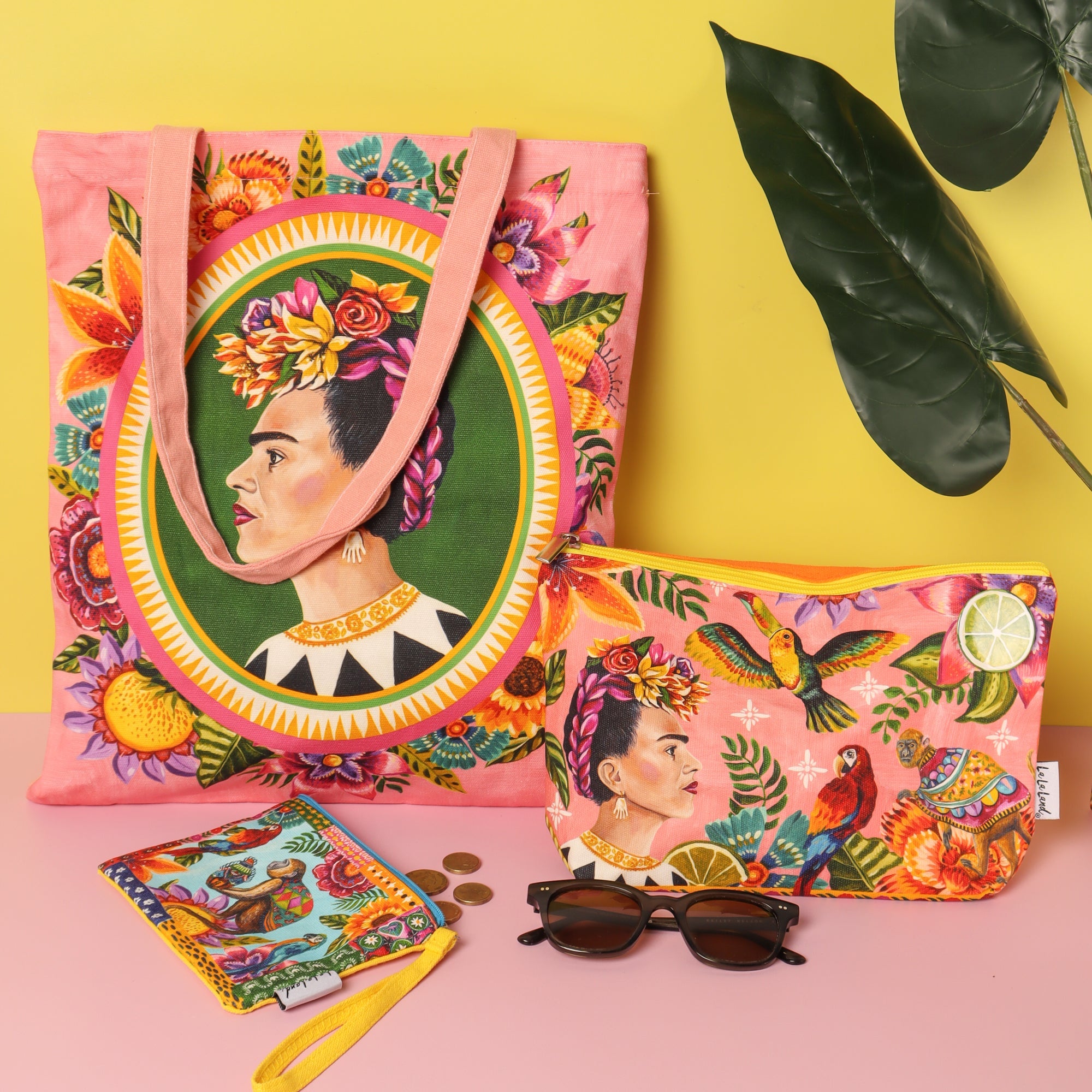 Frida Kahlo Tote bag and cosmetic bag by La La Land