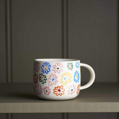 Robert Gordon x Claire Ritchie Big Flower Heart - ceramic flower mug on shelf