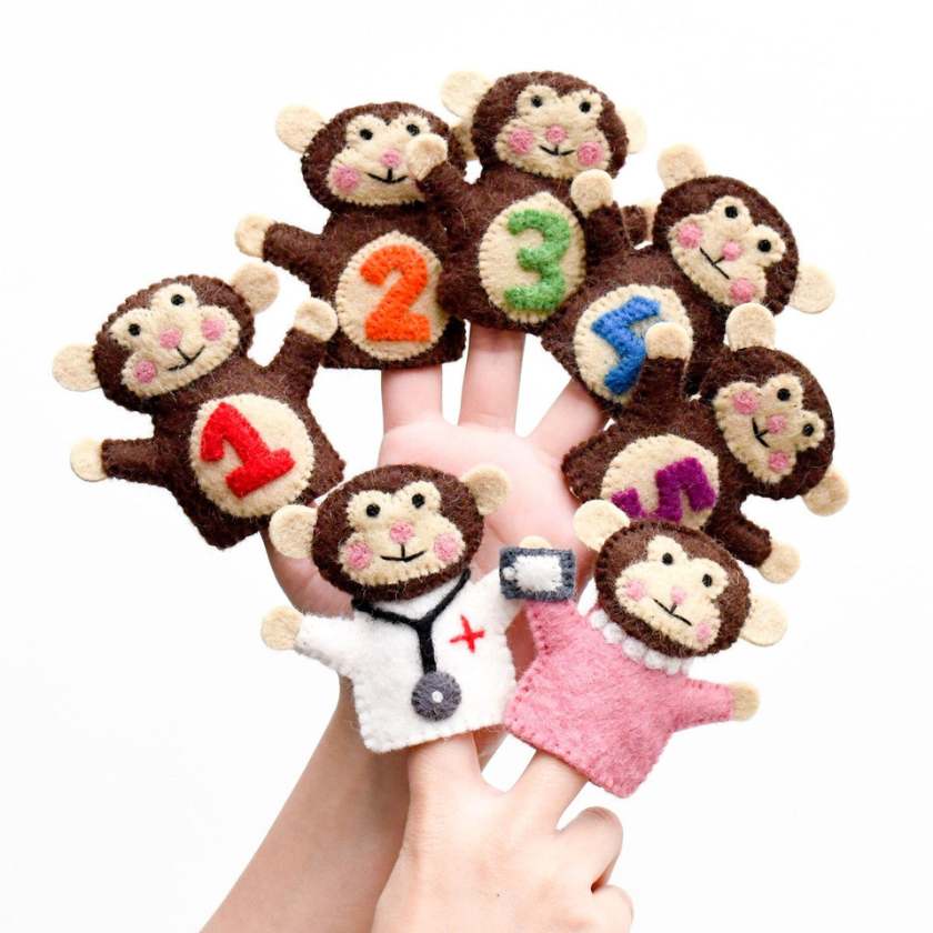 Tara Treasures five little monkeys finger puppet set